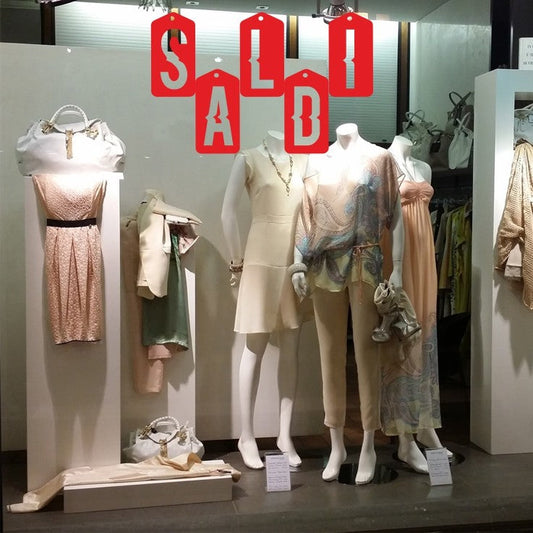 Saldi tipo Etichette Rosso con scritta vuota